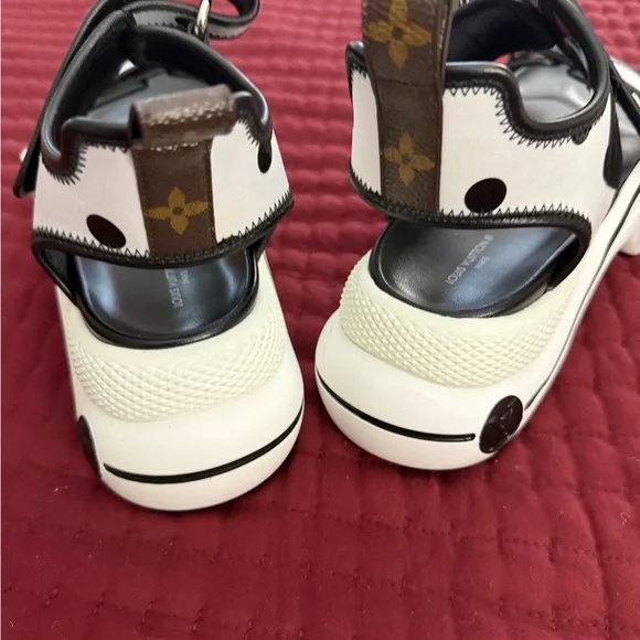 Louis Vuitton Arch-light Authentic Sandal Size  39 - Picture 3 of 4